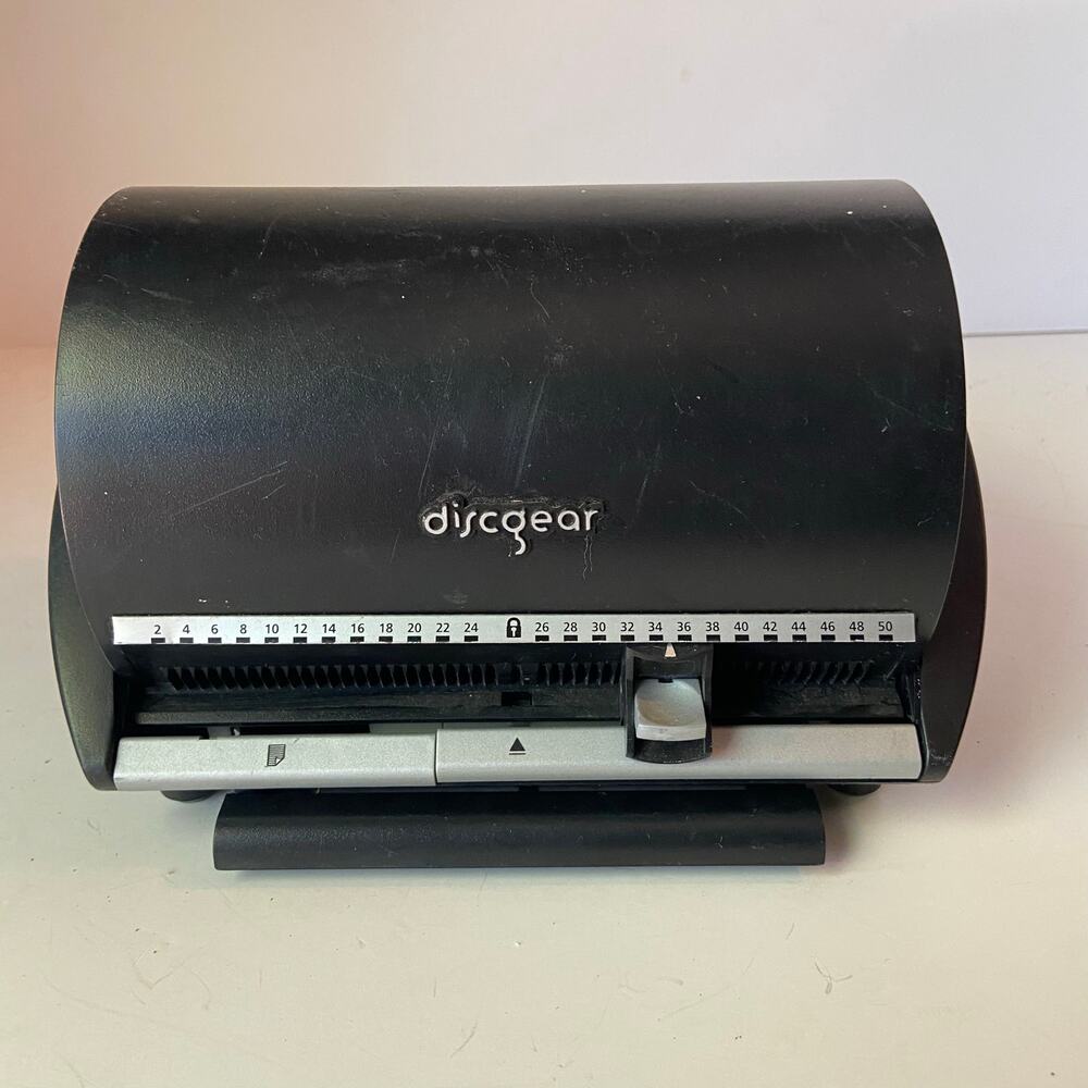 DISCGEAR Selector 50 CD DVD Video Game Black Organizer Storage Office Home GUC